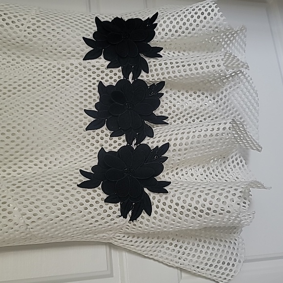 NWT Gracia White Eyelet Peplum Top - Picture 4 of 5